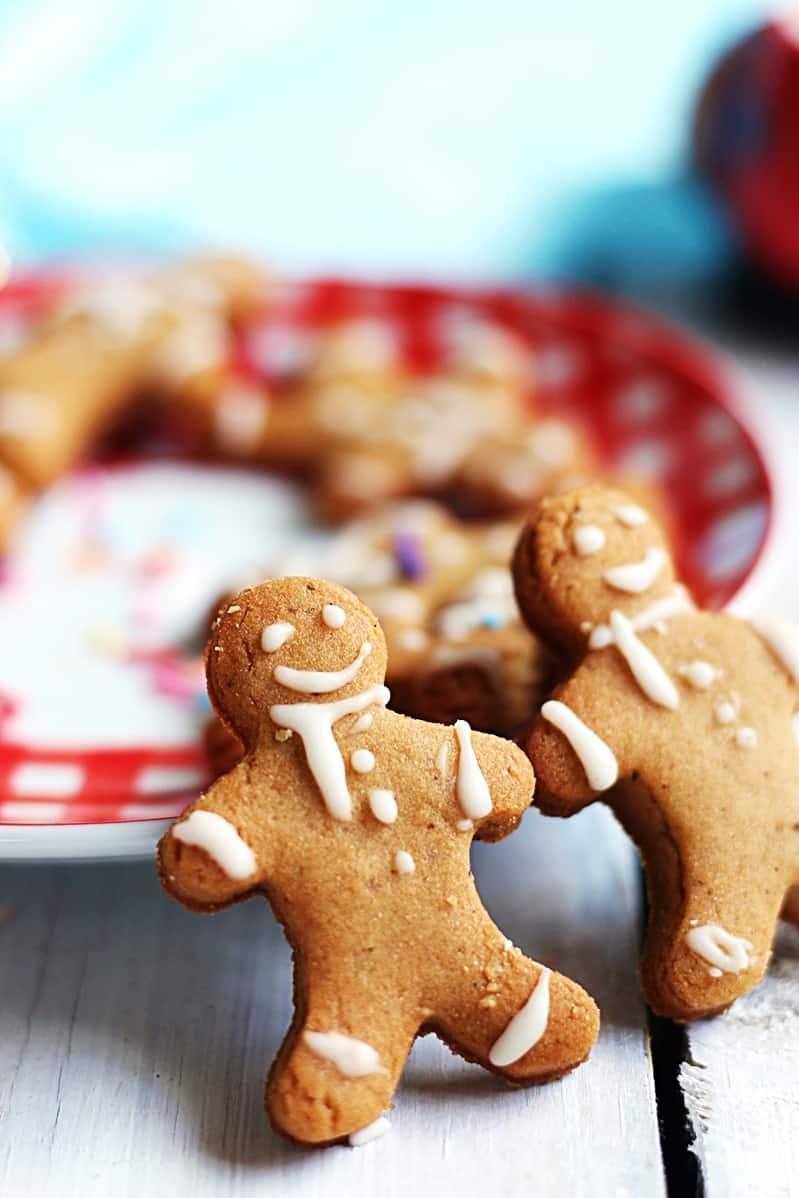 gingerbread man cookies recipe with eggless royal icing